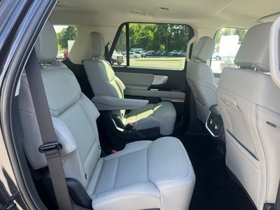 2027 Ford Expedition Active