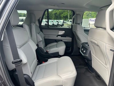 2027 Ford Expedition Active