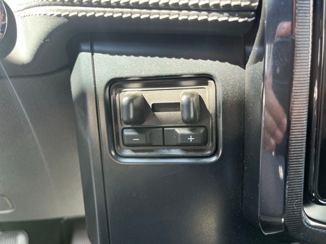 2025 Ford F-150 Lightning Platinum