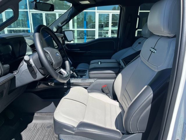 2025 Ford F-150 Lightning Platinum