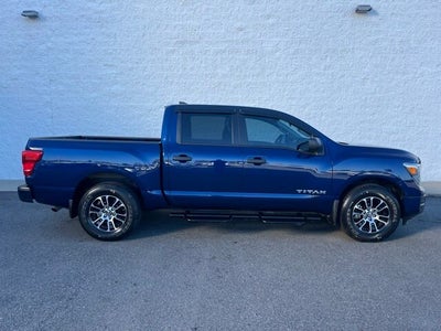 2022 Nissan Titan SV