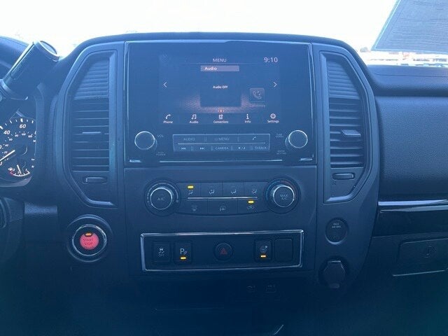 2022 Nissan Titan SV