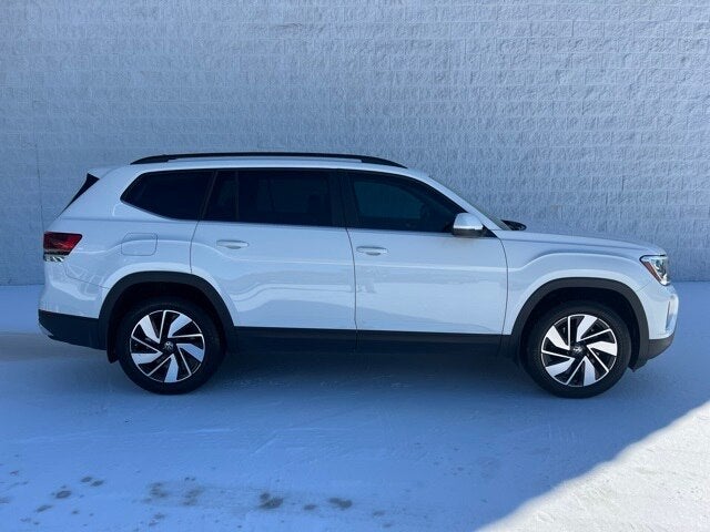 2024 Volkswagen Atlas 2.0T SE w/ Technology