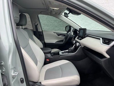 2022 Toyota RAV4 Hybrid XLE Premium