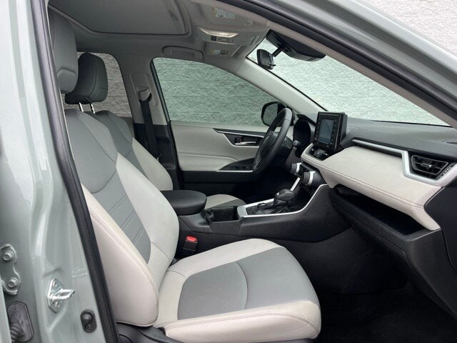 2022 Toyota RAV4 Hybrid XLE Premium