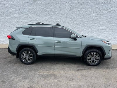 2022 Toyota RAV4 Hybrid XLE Premium