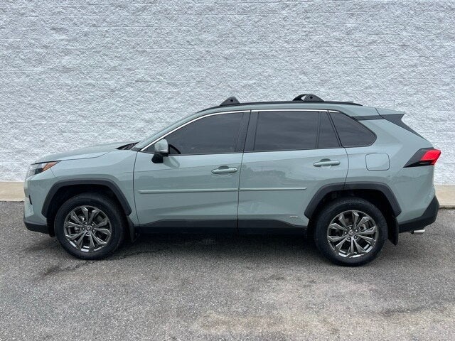 2022 Toyota RAV4 Hybrid XLE Premium