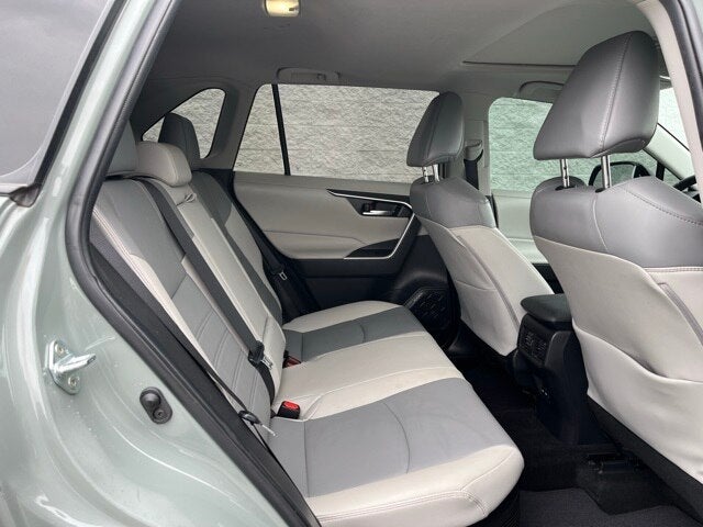 2022 Toyota RAV4 Hybrid XLE Premium