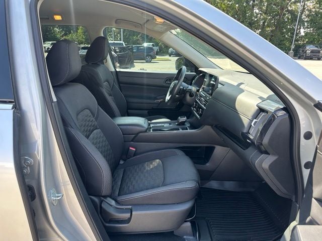 2024 Nissan Pathfinder S