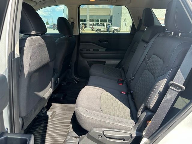 2024 Nissan Pathfinder S