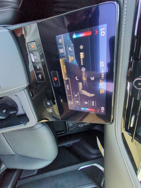 2026 INFINITI QX80 LUXE