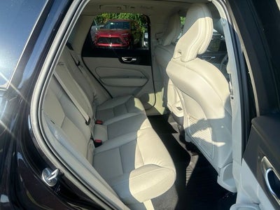 2023 Volvo XC60 B5 Plus Dark Theme