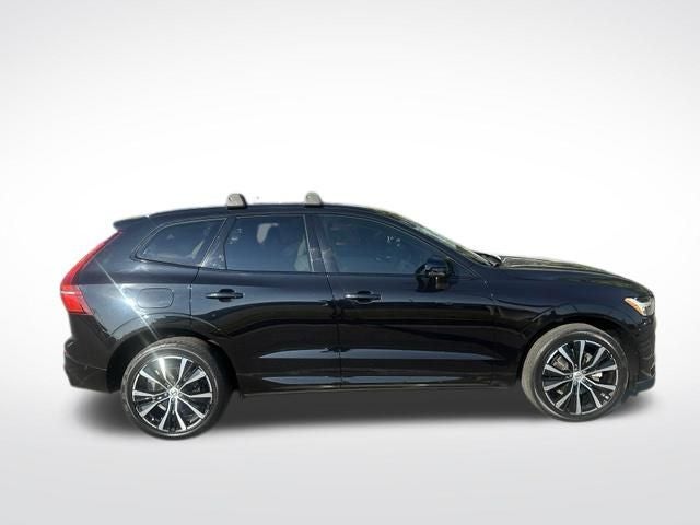 2023 Volvo XC60 B5 Plus Dark Theme
