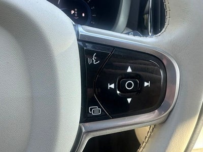 2023 Volvo XC60 B5 Plus Dark Theme
