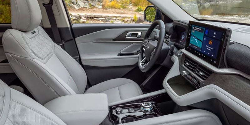 2026 Ford Explorer technology interior display with 13.2-inch touchscreen and wireless Apple CarPlay in Benton AR